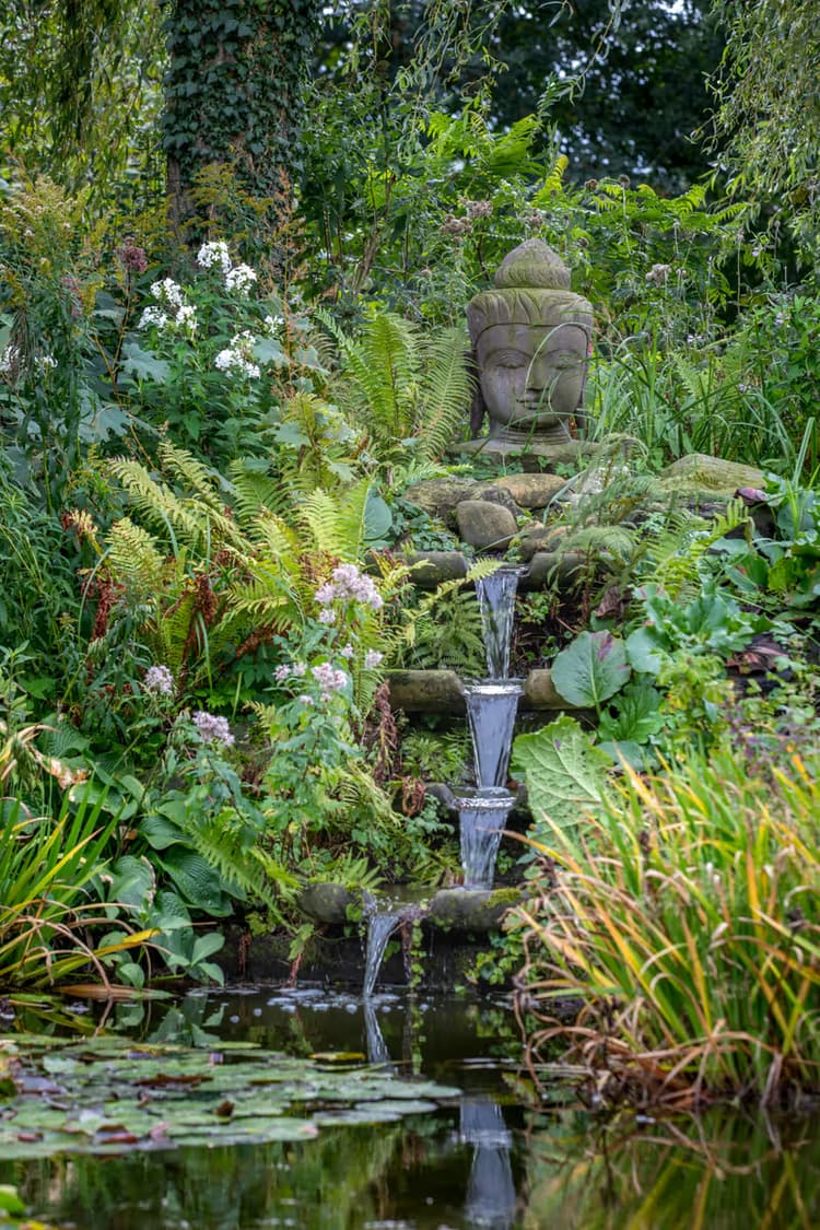 Rustige Tuin met Boeddha