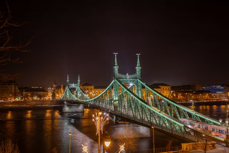Groene Brug bij Nacht