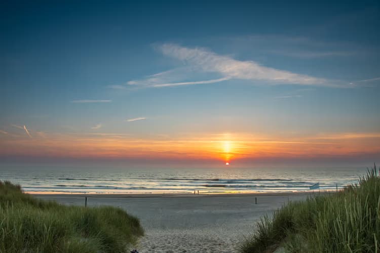 Zonsondergang aan Zee