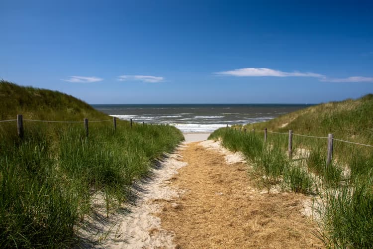 Zandpad naar de Zee