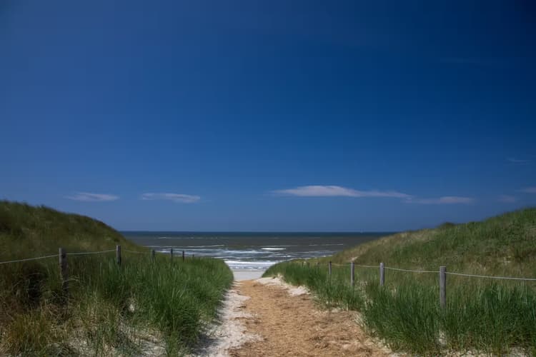 Zandpad naar de Zee