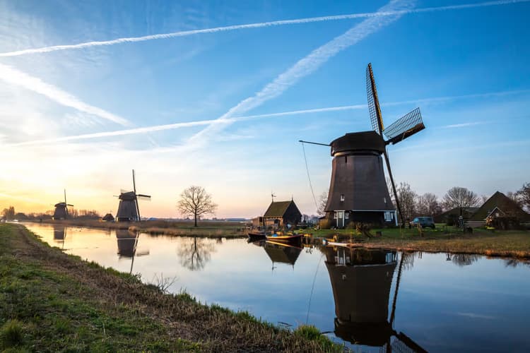 Molenlandschap bij Zonsopgang