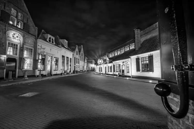 Sfeervolle Straat in Nacht