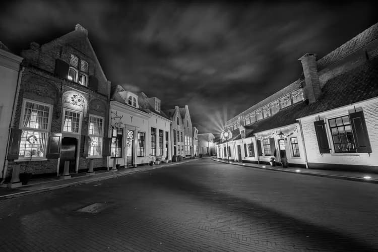 Sfeervolle Straat in Zwart-Wit