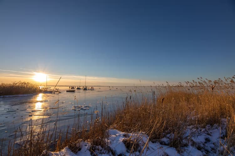 Zonsondergang op het IJs