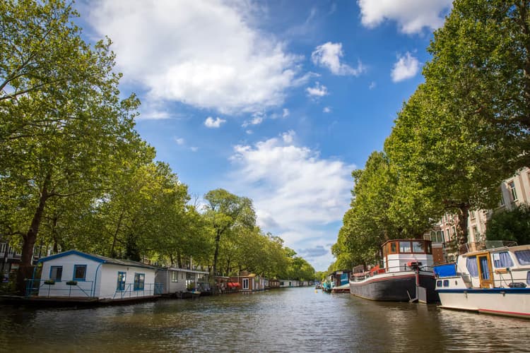 Rustige Haven met Boten